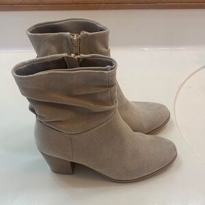 Time and Tru Women's Beige Ankle Booties